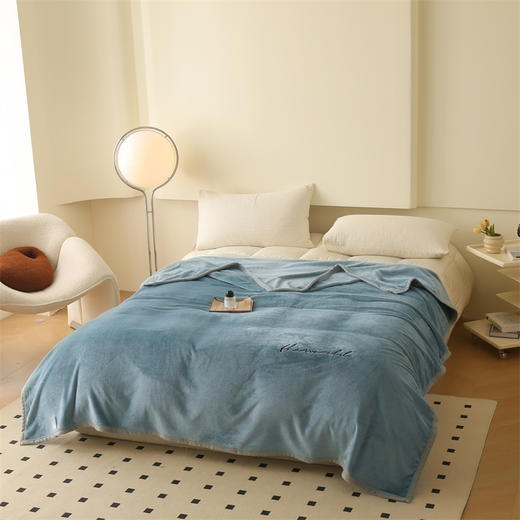 俞兆林 纯色绣花牛奶绒毛毯2米灰蓝 YZL-24099 商品图3