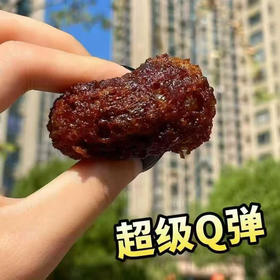 🔥多美立 蜂蜜蛋糕🍰
瞧这一个个圆润的小可爱
表面布满细密孔洞

像极了精致的小蜂巢🍯
惊艳！漳州蜂蜜蛋糕蒸烤工艺
咬着脆壳 + 蜜冻 + 软层超绝🔥
蜂蜜🍯蛋糕🍰
据说加热一下更好吃😋