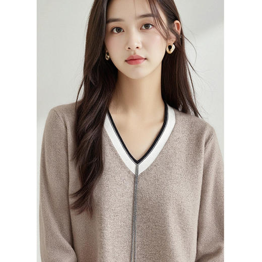 丁摩新款v领长袖山羊绒撞色针织衫女设计感重工链条时尚上衣AL21254 商品图2