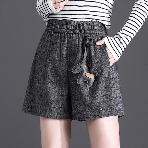QYM 7111-Y小马挂件短裤厚款松紧高腰A字裤 商品图3