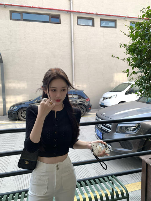 Read Nameless /腔调中袖黑色针织衫 2025/10/16 商品图12