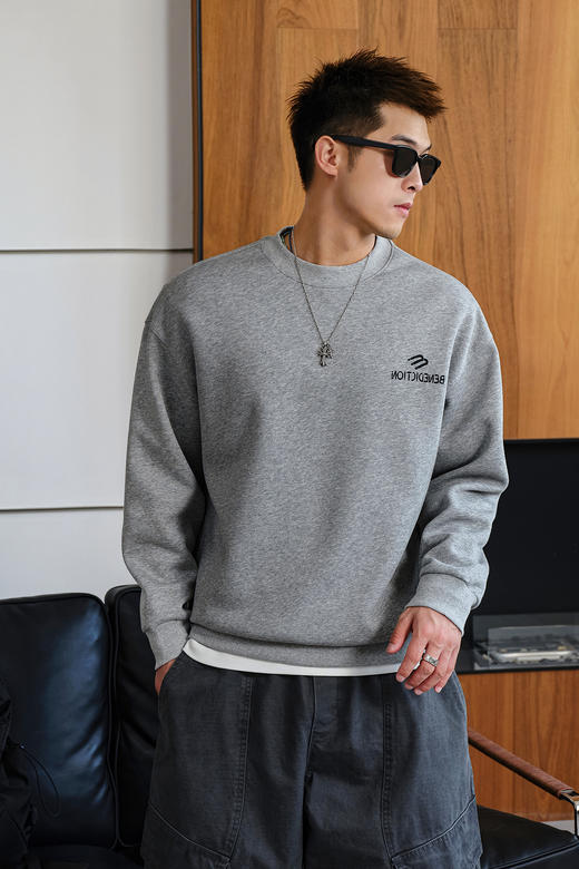 徐太浪【字母印花 花灰色】圆领卫衣男春秋大码男装休闲通勤上衣 商品图4