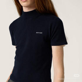 1015-9 渠道圆正 miu早秋新款 羊绒 高领短袖针织 167/135穿42