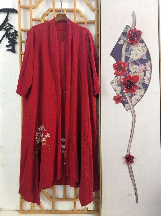 仅一件！XL码【断码清仓】重皱桑蚕丝重工刺绣中国风红色刺绣长款开衫复古宽松两件套连衣裙ZFYY013 商品图0