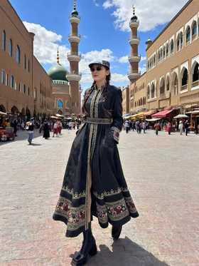 SZ3C52_漆黑色_大衣_春秋_领收腰刺绣长款_高级女装_BERNIEELEN 伯妮斯茵