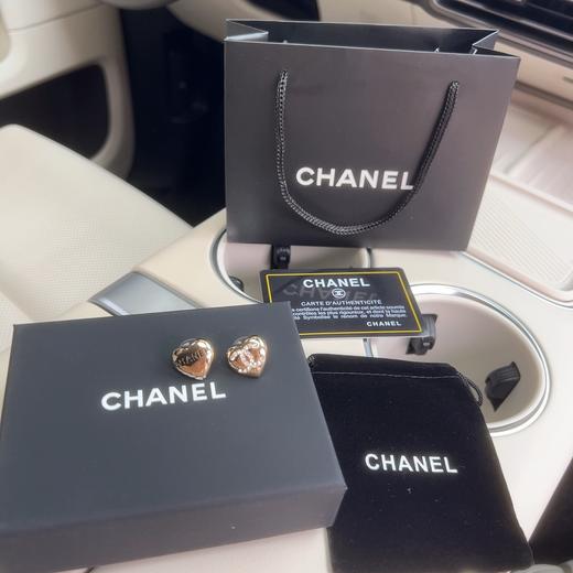 G561香N儿不对称字母C爱心耳环 商品图1