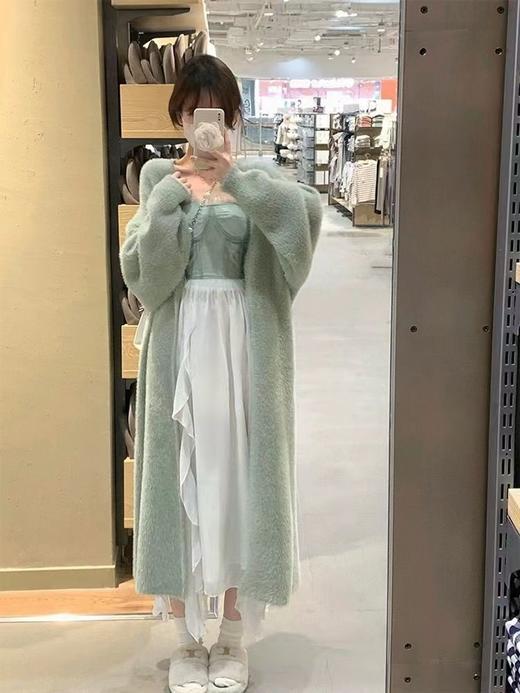 👏法国大牌毛衫代工厂货源❗️专柜同款❗️我们仅需99【伊泺杉韩系水貂绒长款开衫】😎 秋季必备，软软糯糯！救命🆘这水貂绒真的好好穿 商品图7