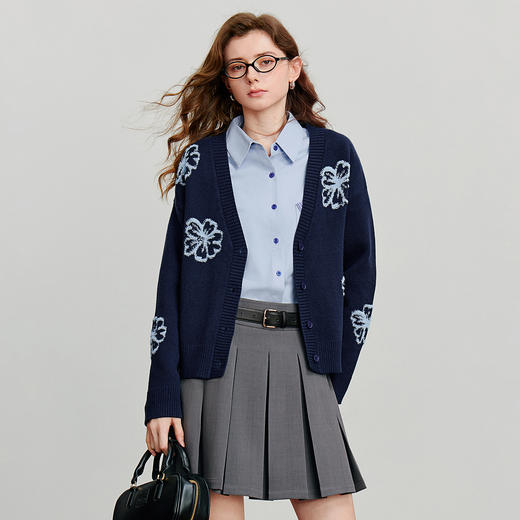 初语针织衫女秋季新款V领开衫外套绿绒蒿复古植物系毛织上衣 商品图2