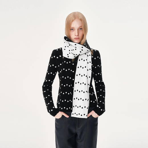 NUTH 美利奴羊毛正反两色波点保暖围巾女 黑色/粉色（发货时间同步天猫） 商品图4