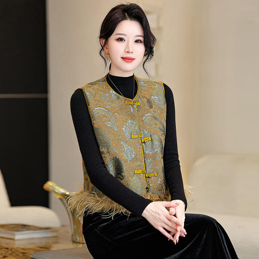 KQL422H2892 2025秋新款女复古背心百搭显瘦气质马夹新中式国风鸵鸟羽毛潮马甲 商品图1