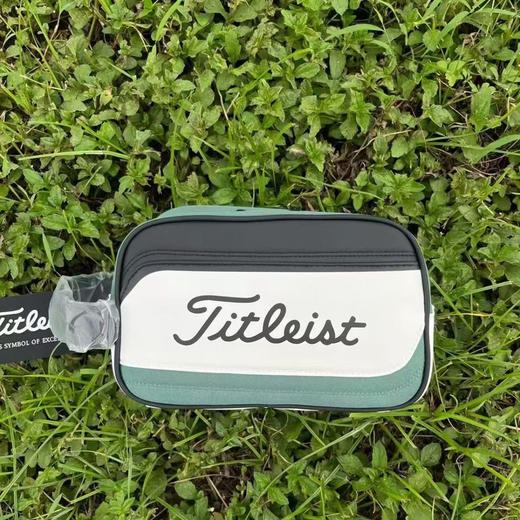 外贸原单Titleist高尔夫小手包。小巧耐用。
五个色 商品图4