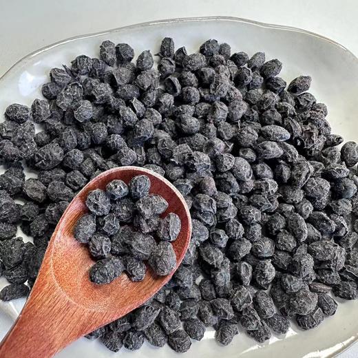【当归黑豆】精选农家小黑豆为主料，种植三年以上的珉县当归，味道清甜，越嚼越香，居家健康小零食~规格：180克/罐*2，真的不能错过！ 商品图0