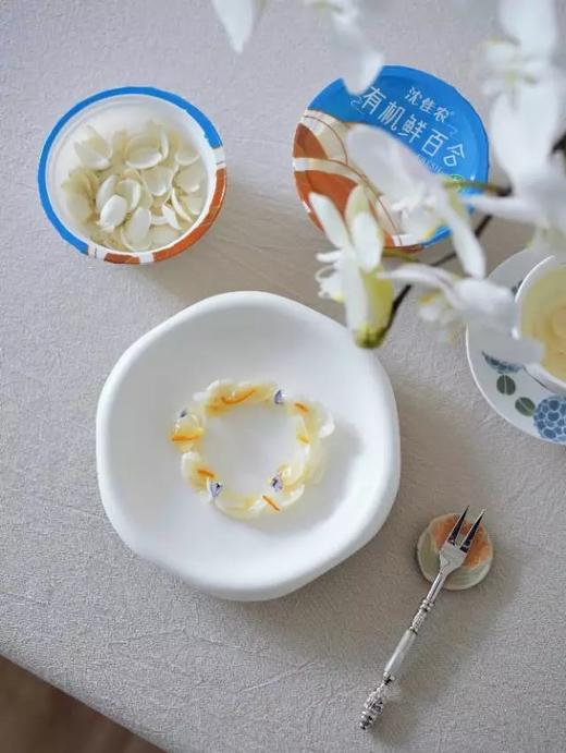 顺丰蔬菜中的人参有机鲜百合 可以像吃水果一样直接生吃的甜百合 人工挑选 大片百合5-6颗百合拆解成一碗 基地直邮 商品图4