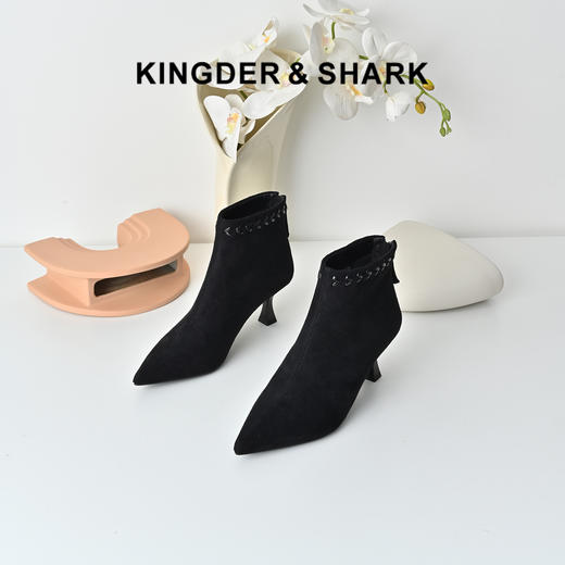 经典鲨2025年冬季专柜新款优雅尖头加绒保暖通勤时装短靴女KW127-558071 商品图0