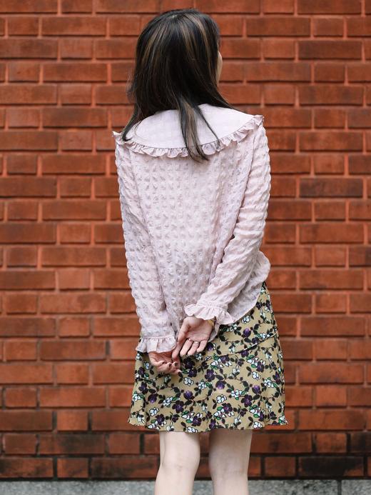 TYNVIE 纹理粉色荷叶边领长袖丝质衬衫 商品图10