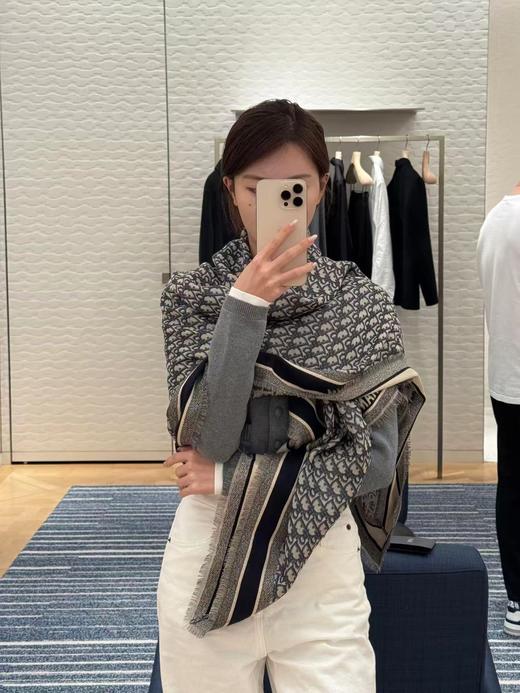 迪奥 柜子主打款D字母图案羊绒方巾（ZT*DSX） 商品图6