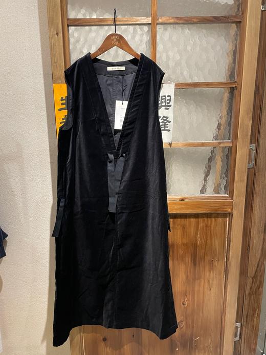 SUSURI 天鹅绒v领无袖连衣裙 商品图14