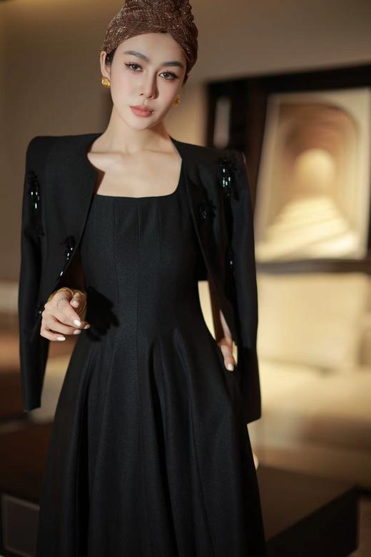 伯妮斯茵 | 轻奢名媛 黑色短款西装外套 立体流苏钉珠装饰 垫肩设计 宴会礼服款 SZ3AS01 - 漆黑色外套 商品图1