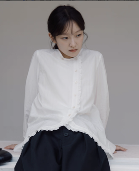 步履不停/5C11281C/立体花边不规则斜襟暗纹提花肌理衬衫