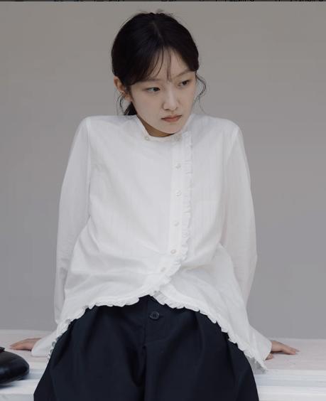 步履不停/5C11281C/立体花边不规则斜襟暗纹提花肌理衬衫 商品图0