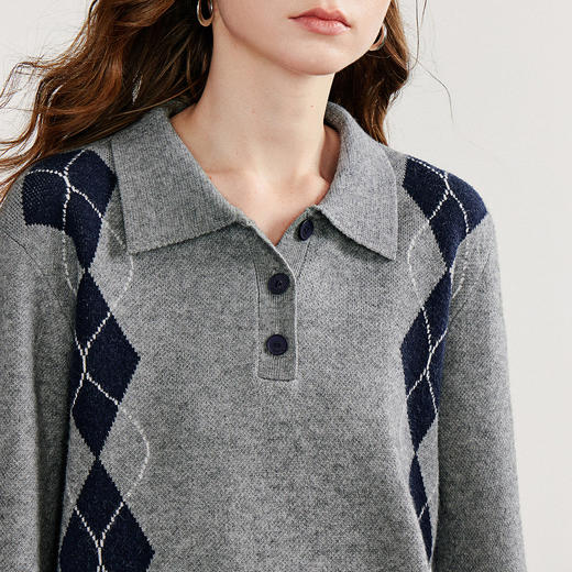 初语 秋冬季复古学院风毛衣女 菱格轻运动减龄百搭针织上衣 商品图3