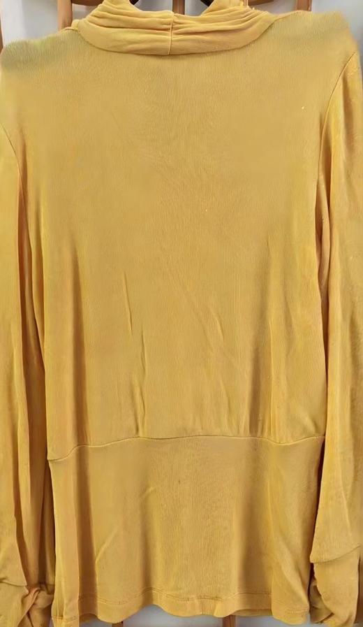 仅一件！ 【断码清仓】复古优雅姜黄色显瘦长袖亮丝针织交领上衣日常穿搭气质打底衫ZFYY014 商品图1