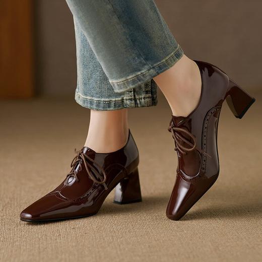 【预售5天】杏色系带深口单鞋女法式通勤风职业小皮鞋漆皮粗跟高跟鞋YS&YSD7110 商品图1