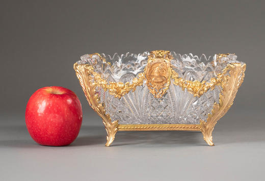 独角鹿西洋古董1930年代葡萄牙出品玫瑰花蔓与女子肖像主题铜鎏金精雕装饰菱格纹切割水晶果樽 商品图1