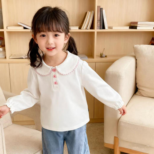 【儿童服饰丨儿童纯色polo衫】选用纯棉面料，亲肤舒适透气，做工精细走线工整，男款POLO领，女款娃娃领，男女款纽扣色做了区分，胸前有小口袋设计，简约百搭，90-170码可选~ 商品图9