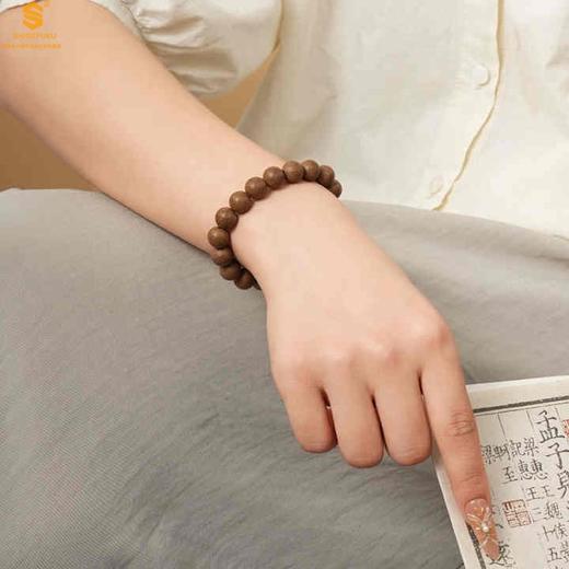 【品牌授权】【香港周六福】 天然本草非遗古法驱蚊香手串10mm（传承礼盒）附赠朱砂手串6mm 商品图4