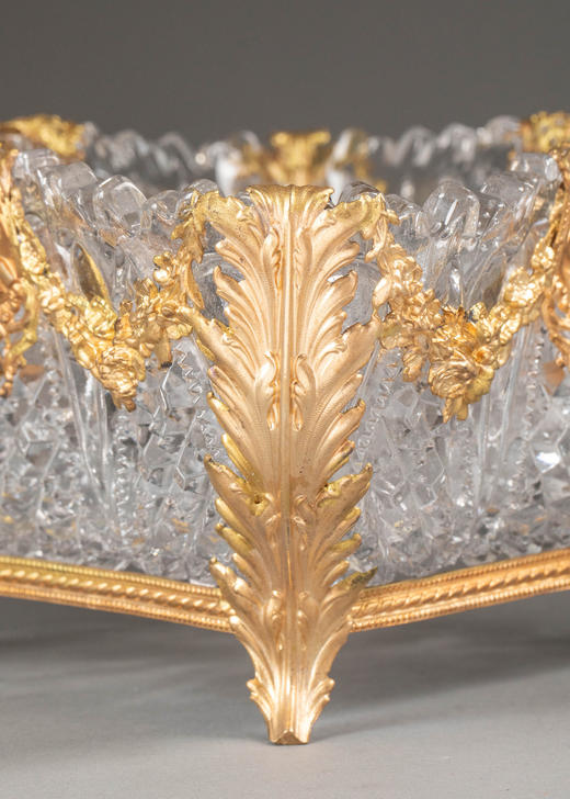 独角鹿西洋古董1930年代葡萄牙出品玫瑰花蔓与女子肖像主题铜鎏金精雕装饰菱格纹切割水晶果樽 商品图7