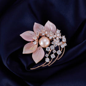高级感粉色贝母淡水珍珠花朵胸针，轻奢珠宝款气质外套配饰晚宴胸花LY-Z-039