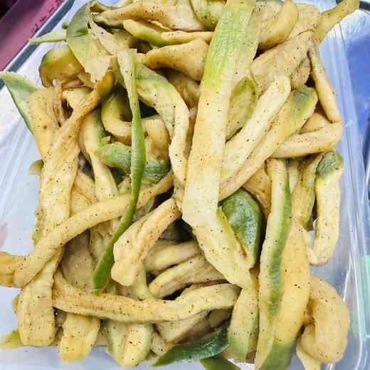 【好吃的清真五香/香辣萝卜干】
脆脆的  香香的  饭搭子必备  早餐配稀饭   夹馒头   面条绝配   去哪儿都找不到这么好吃的 商品图3