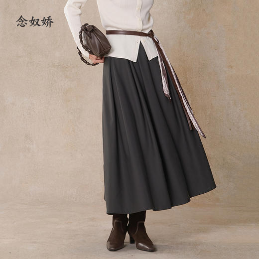 【商场同款】CNS5005 “ 女神裙 ” 中空纱斜纹面料自然肌理 轻盈有型 大摆灵动包容舒适 商品图5