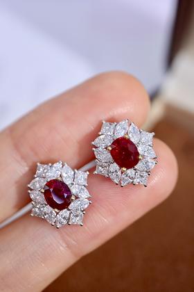 1.5ct刻面红宝石耳钉