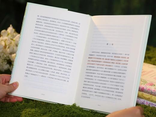 《时时刻刻：伍尔夫文集》（精美函套全5册），随书附赠5大赠礼。 为所有女性点亮思想明灯,劈开人生枷锁。 商品图13