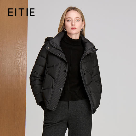 EITIE爱特爱短款高领兜帽羽绒外套多线迹宽边门襟墨色精致金属扣保暖羽绒服8411109 商品图0