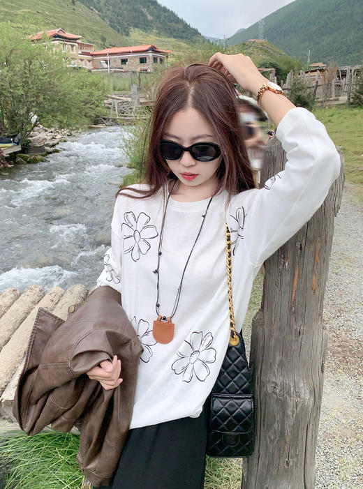 <曾小咸推荐>现货秒杀！微信超特价！韩系慵懒风花朵印花薄款长袖T恤 日常139.99 立减80 秒杀59.99！ 商品图5