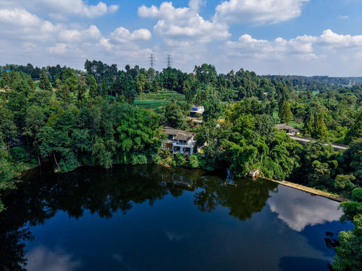 【双十二特惠·4折购】¥2699送烤全羊+羊杂汤锅！住独栋临湖5房/6房私汤小院，活羊现杀I户外篝火I免费垂钓露I营天幕！ 雅安463号院XXH 商品图3