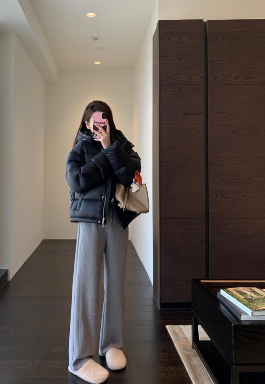 超显嫩❗️卫衣裤套装一套入👍【梅茵凯琳Meline Kaylin羚羊绒阔腿裤/印花连帽卫衣】⚠️柔软好穿，裤子一体绒设计‼️  ⚠️舒适感拉满，连帽设计慵懒防风，修饰腰身！ 商品图2