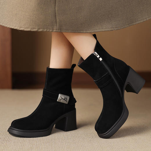 【预售5天】磨砂皮粗跟圆头高跟短靴女秋冬新款复古皮带扣厚底切尔西靴ZYY&A1528 商品图2