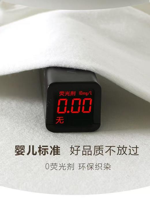 【儿童服饰丨儿童纯色polo衫】选用纯棉面料，亲肤舒适透气，做工精细走线工整，男款POLO领，女款娃娃领，男女款纽扣色做了区分，胸前有小口袋设计，简约百搭，90-170码可选~ 商品图3