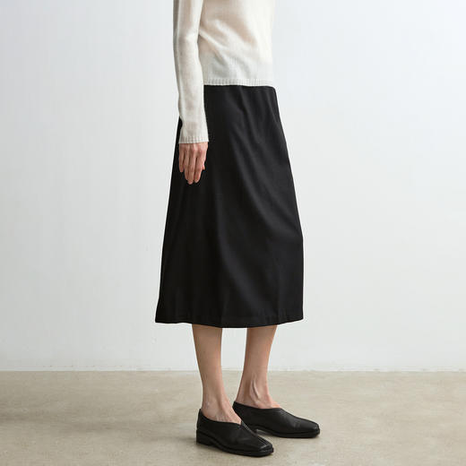 ROMI STUDIO“法式优雅”羊毛混纺斜纹肌理感直筒廓形半裙 431X1052 商品图3