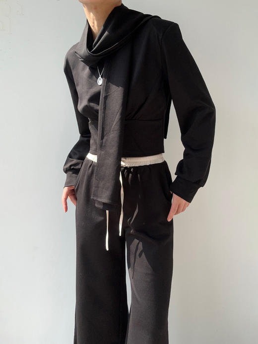 SIJIA｜AW2550 黑色围巾收腰卫衣 商品图5