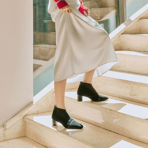 【静音系列】千百度粗高跟羊皮时装靴女秋冬新款踝靴通勤短靴A25584467 商品图4