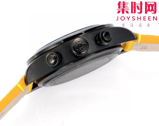 3T帝舵碧湾计时系列 F1赛车25型“黑武士”男士腕表
帝舵 Black Bay Chrono系列是一款融合潜水表传统与赛车计时功能的混合型腕表，以其复古美学与现代技术著称。 商品图5
