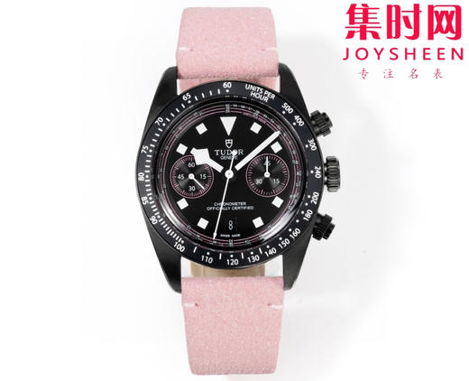 3T帝舵碧湾计时系列 F1赛车25型“黑武士”男士腕表
帝舵 Black Bay Chrono系列是一款融合潜水表传统与赛车计时功能的混合型腕表，以其复古美学与现代技术著称。 商品图0