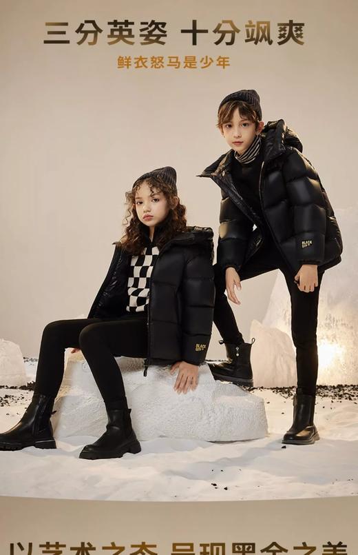 降温推荐【黑金情侣亲子款鹅绒羽绒服】90鹅绒，妥妥行走的大棉被，再冷也能抗！保暖遮肉，百搭不挑人，⁬最大穿到180斤内，也不易钻绒 WD 商品图10