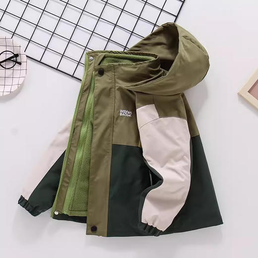 秋冬款男童冲锋衣三合一可拆卸防风加厚保暖中大童休闲连帽外套 商品图1