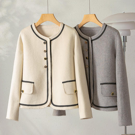 「自」全新升级【铂金会员413/天猫559/差价146】(94524)洛诗琳赫本小香风毛呢外套2025秋冬圆领织带双面呢羊毛上衣94524 商品图0